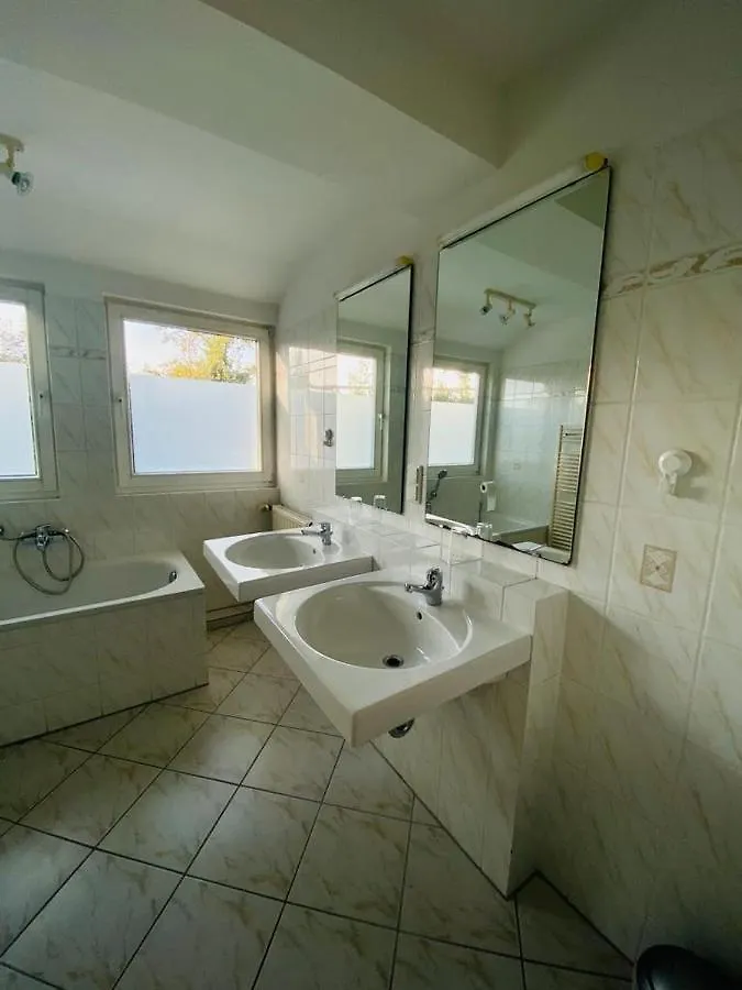 Zimmervermietung Manfred Marx Dusseldorf Homestay